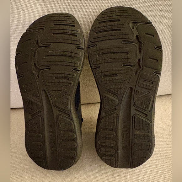 Women's Brooks Ghost Max, Black/Black/Ebony 8.5 - Picture 5 of 6